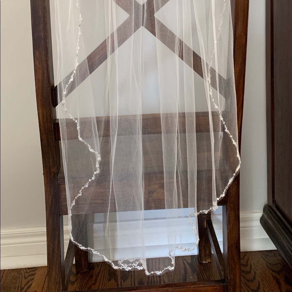 Wedding Veil - Picture 5 of 6
